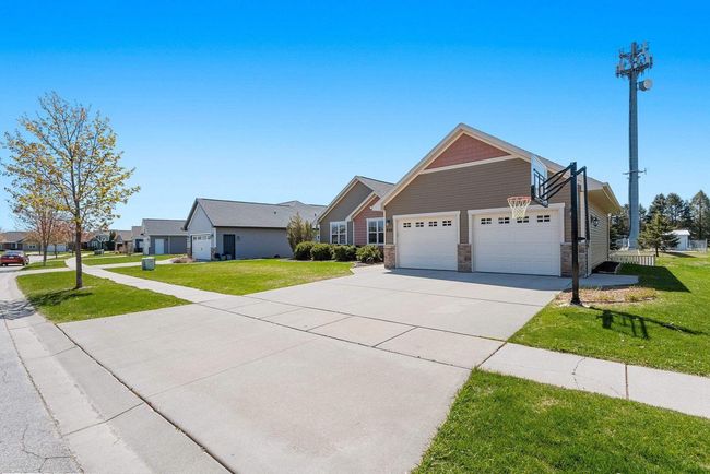 635 Pebblestone Circle, House other with 4 bedrooms, 4 bathrooms and null parking in HOBART WI | Image 54