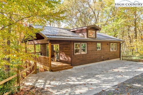 359 Sorrento Falls Rd, Blowing Rock, NC, 28605-6455 | Card Image
