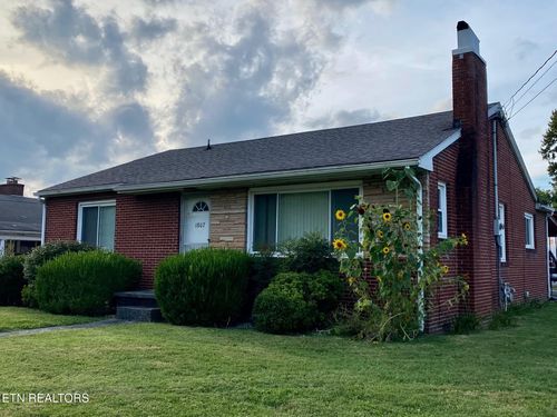 1807 Winchester Ave, Middlesboro, KY, 40965-2421 | Card Image