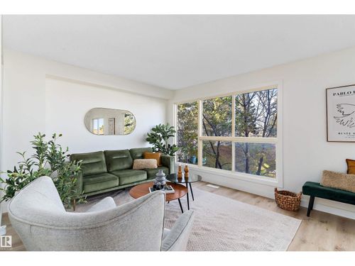 181 Grandin Villge, Saint Albert, AB, T8N2J3 | Card Image