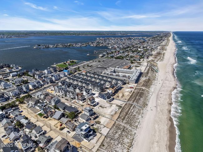 6 Shell Rd, Condo with 2 bedrooms, 3 bathrooms and 2 parking in Mantoloking NJ | Image 52
