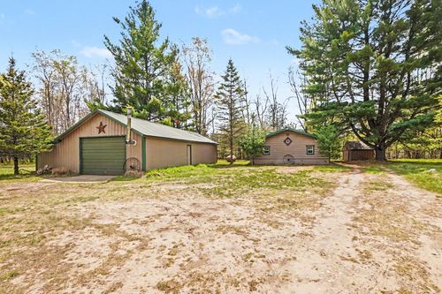 11435 Woodland Dr, Evart, MI, 49631 | Card Image