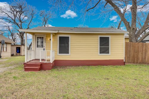 220 N Commerce St, Burleson, TX, 76028-4266 | Card Image