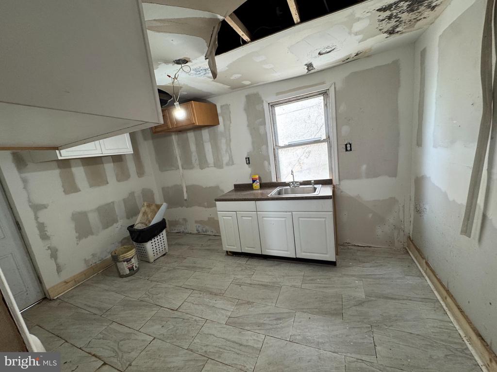 Residential in PHILADELPHIA 4