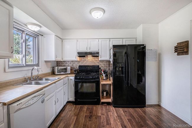 1315 Beaverbrook Dr, House other with 3 bedrooms, 2 bathrooms and null parking in Holly MI | Image 6