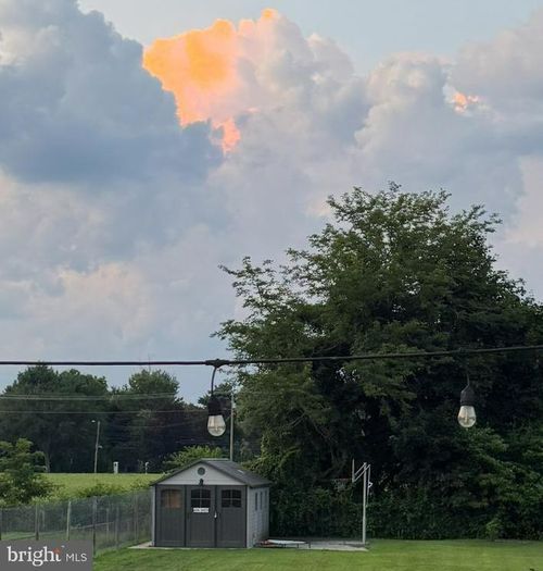 411 Ives Ave, PENNS GROVE, NJ, 08069-2615 | Card Image