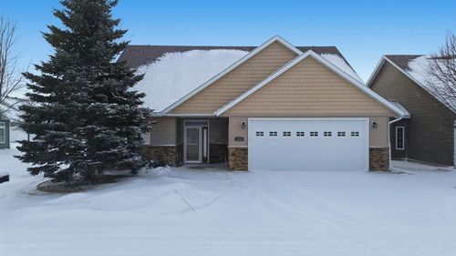 4334 Redwood Ln S, Fargo, ND, 58104-7584 | Card Image