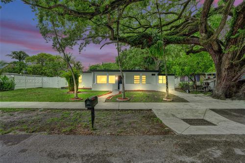 112 Edmund Rd, West Park, FL, 33023 | Card Image