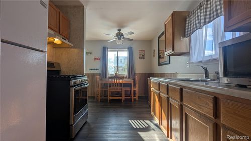 2167 Woodruff Ave, Warren, MI, 48091-2159 | Card Image