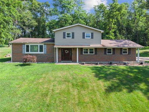 153 Lake Dr, Greensburg, PA, 15601-8864 | Card Image