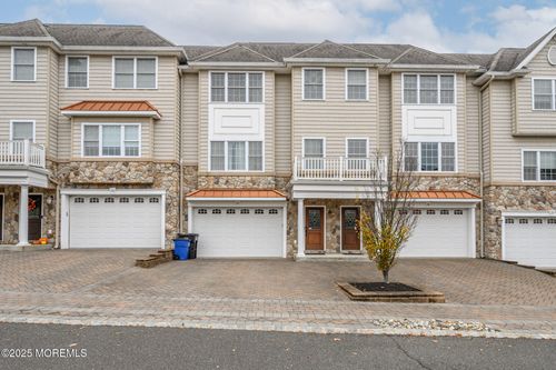 25 White Oak Ln, Aberdeen, NJ, 07747-1968 | Card Image