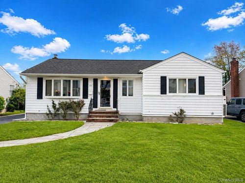 49 Garden Blvd, Hicksville, NY, 11801-5933 | Card Image