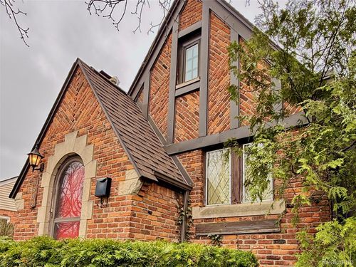 9900 Cranston Street, Livonia, MI, 48150 | Card Image