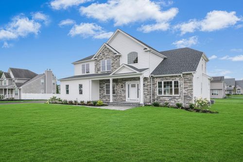 18 Sycamore Dr, Smithtown, NY, 11787 | Card Image