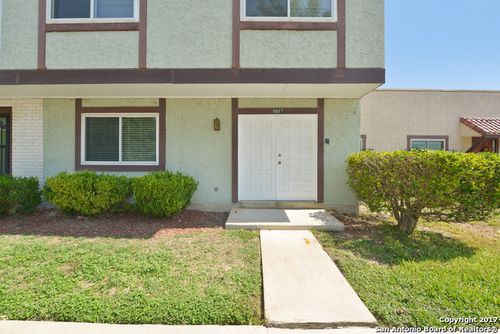 6607 Crown Rdg, San Antonio, TX, 78239-1511 | Card Image