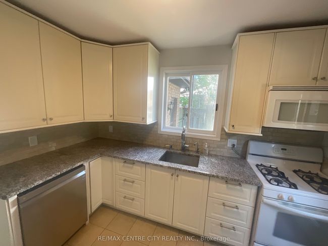 969 Apache Rd, House other with 3 bedrooms, 3 bathrooms and 4 parking in London ON | Image 17