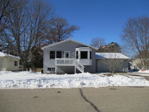 51 Fern Dr, Montello, WI, 53949-9387 | Card Image