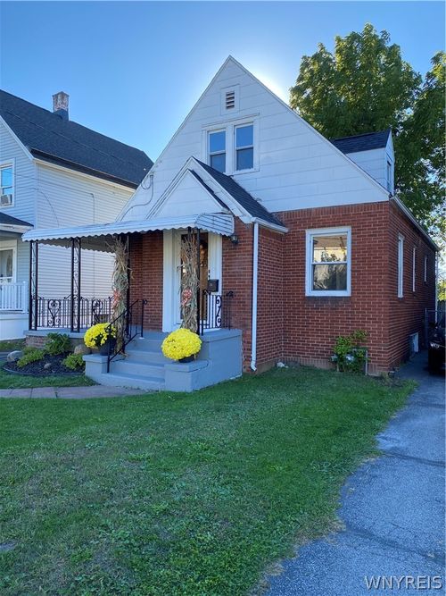 75 Rosary Ave, Lackawanna, NY, 14218-1620 | Card Image