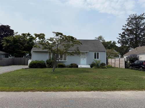 30 Bayview Avenue, Islip, NY, 11705 | Card Image