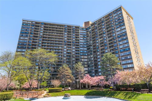 17p-2 Bay Club Dr, Bayside, NY, 11360-2931 | Card Image