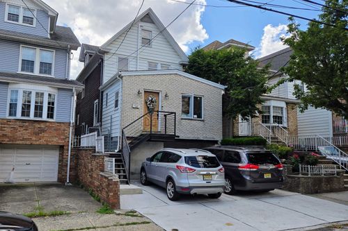 2-36 West 48th St, Bayonne, NJ, 07002 | Card Image