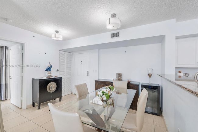 APT-603 - 1155 Brickell Bay Dr, Condo with 2 bedrooms, 2 bathrooms and null parking in Miami FL | Image 6