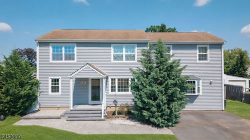 647 Cook Ave, Middlesex, NJ, 08846-2404 | Card Image