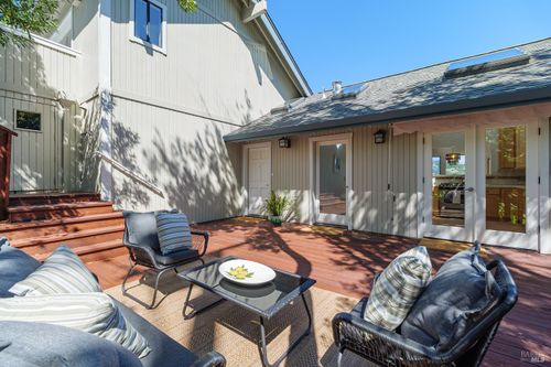 27 Oakwood Ct, San Anselmo, CA, 94960-1311 | Card Image