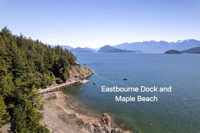 304 Esplanade Rd, House other with 3 bedrooms, 2 bathrooms and null parking in Gibsons BC | Image 33