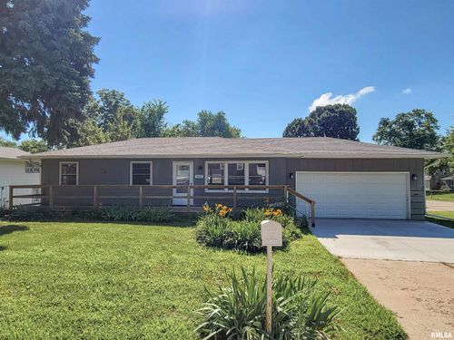 1803 N 7th St, Clinton, IA, 52732-2742 | Card Image