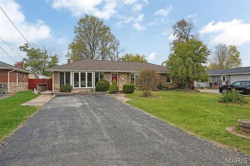 207 South St, Brighton, IL, 62012-1179 | Card Image