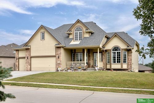 2004 Longview St, Papillion, NE, 68133-2559 | Card Image