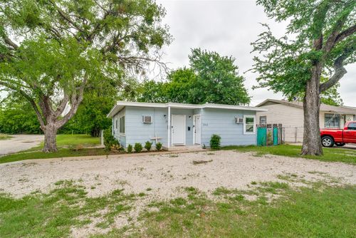 3301 Willing Ave, Fort Worth, TX, 76110-3837 | Card Image