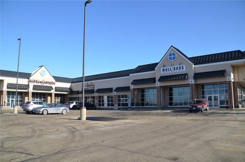 1060 Old Marion Road Ne, Cedar Rapids, IA, 52402 | Card Image