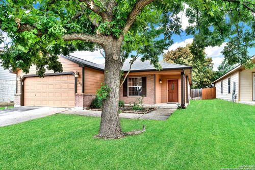 104 Katie Ct, Boerne, TX, 78006-8604 | Card Image