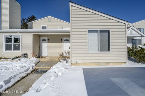 17 Inwood Ter, Freehold, NJ, 07728-4013 | Card Image