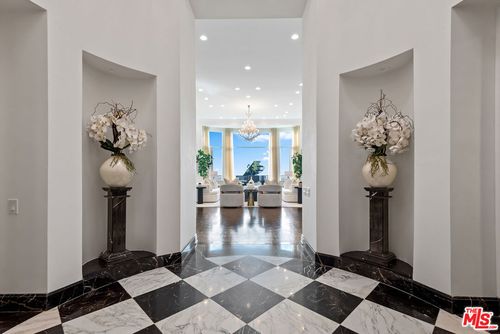 1151 N Hillcrest Rd, Beverly Hills, CA, 90210-2652 | Card Image