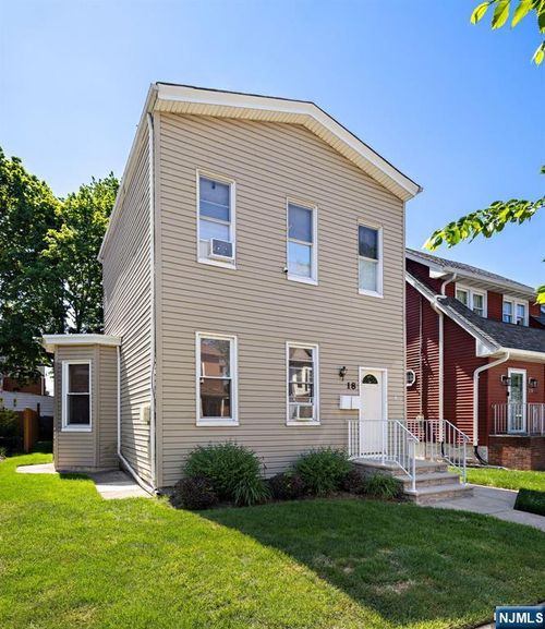 18 Lincoln Pl, East Rutherford, NJ, 07073-1406 | Card Image