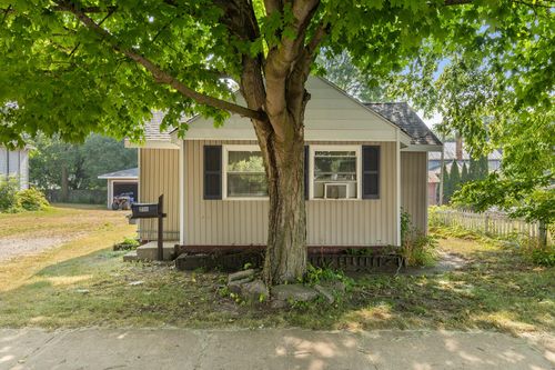 216 Mill St, Ionia, MI, 48846-1855 | Card Image