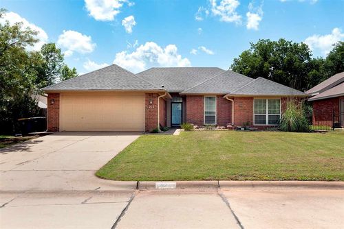 212 S Abbey Ln, Stillwater, OK, 74074-6711 | Card Image