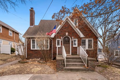 2509 East St, Davenport, IA, 52803-3420 | Card Image