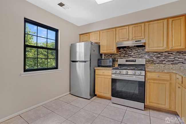 1308 Woodbridge Commons Way, Townhouse with 3 bedrooms, 2 bathrooms and null parking in Iselin NJ | Image 7