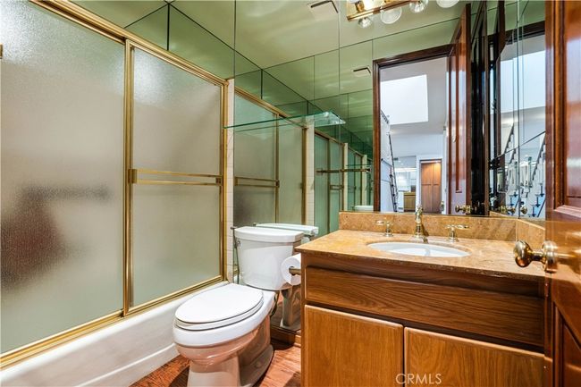 Bathroom | Image 14