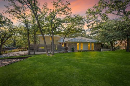 3828 Kelsey Ct, Grapevine, TX, 76051-6411 | Card Image