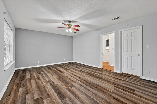 2107 Meadows Cir, House other with 3 bedrooms, 2 bathrooms and null parking in Sherman TX | Image 15