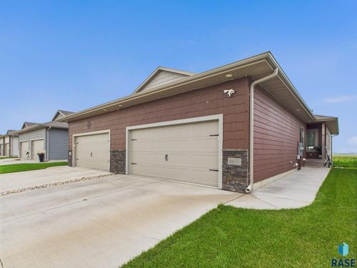 9620 W Broek Dr, Sioux Falls, SD, 57106-7309 | Card Image