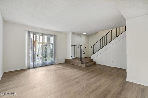 27401 Country Glen Rd, Agoura Hills, CA, 91301-3601 | Card Image
