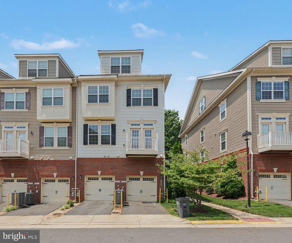 Residential in WOODBRIDGE 2