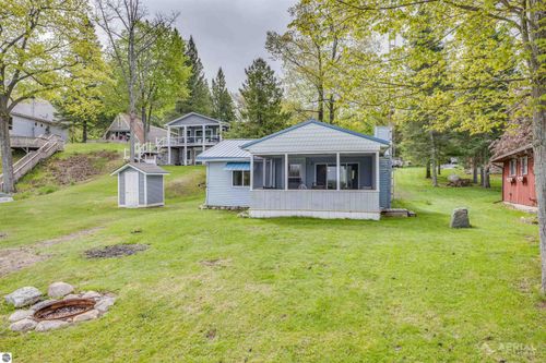 3451 Deerfield Ln, Lupton, MI, 48635-9752 | Card Image