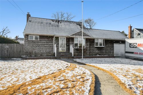54 31st St, Copiague, NY, 11726-2506 | Card Image